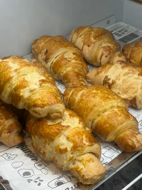 Croissants dourados da Padaria Vila Tirol